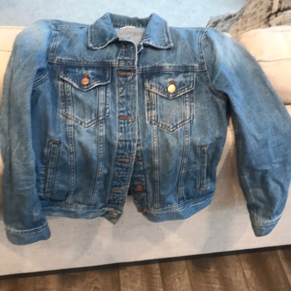 Jcrew denim jacket. Size sm. Excellent condition. I wore only a handful of times